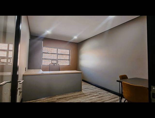 14M² OFFICE TO LET IN VANDERBIJLPARK SE